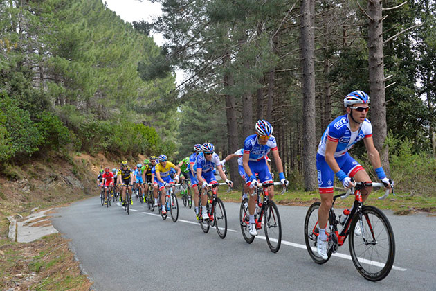 Chasing peloton